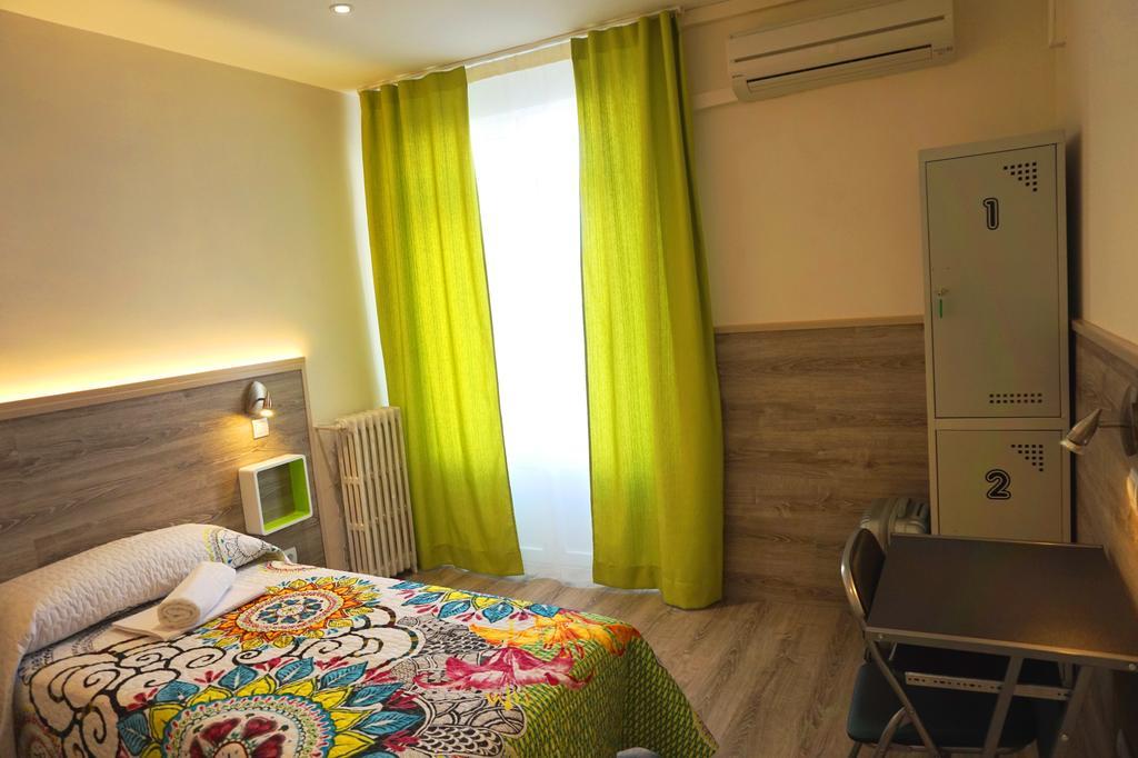 Muchomadrid Hostel Exterior photo
